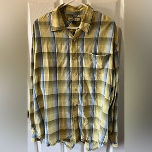 Tommy Bahama long sleeve button up shirt. Sz XL. Plaid